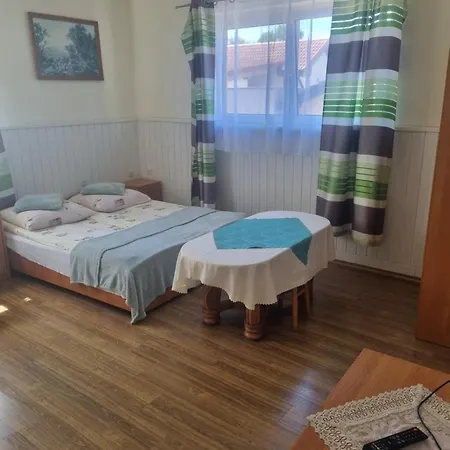 Jedrek بيت ضيافة نيخوجة